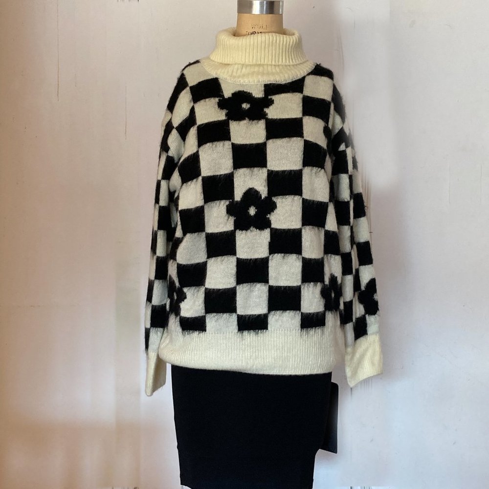 Stylish Black /Cream Check  Floral Cowel Neck Sweater